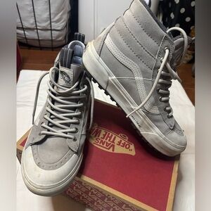 Vans women's Light Gray High-Top Sneakers